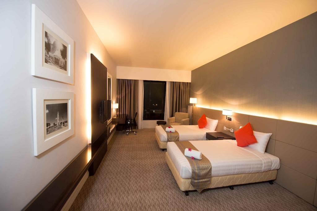 Hotel Raia & Convention Centre 4*