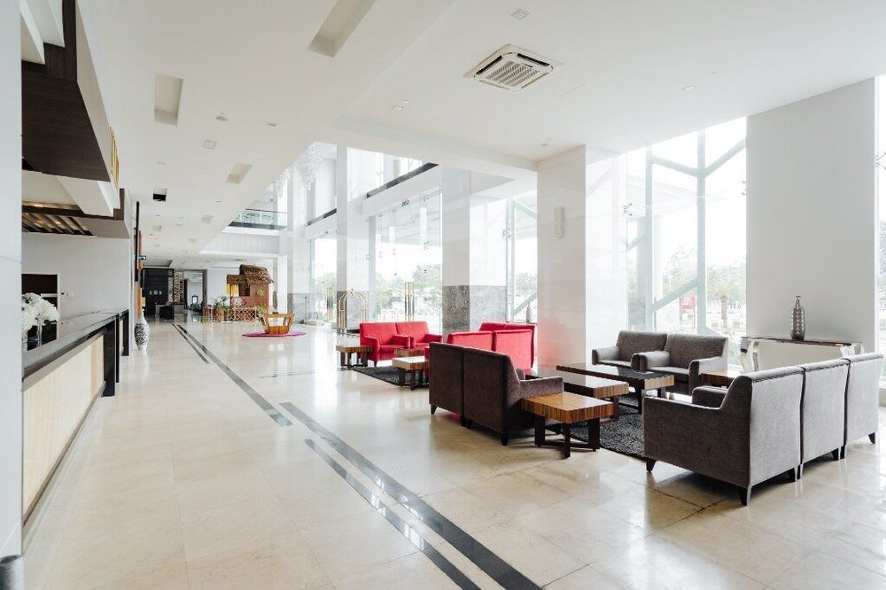 Raia & Convention Centre Hotel 4*