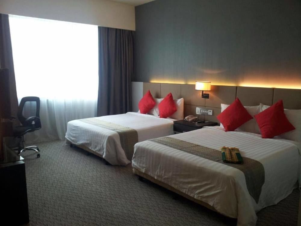 Raia & Convention Centre Hotel