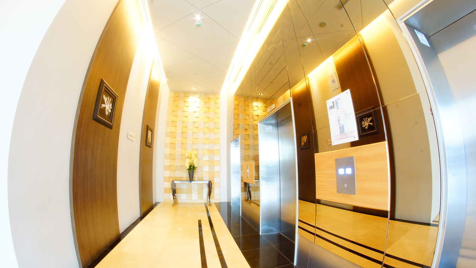 Raia & Convention Centre 4*